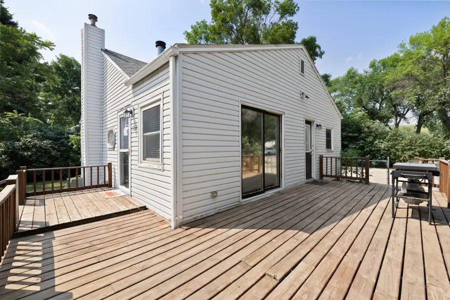 1502 11TH AVE NW, Minot, ND 58703 - #2