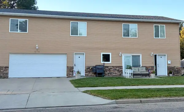 504 2nd Ave NW, Minot, ND 58703