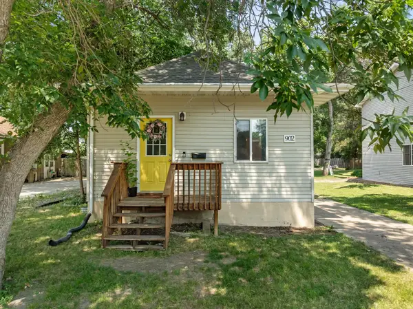 902 4TH AVE NW, Minot, ND 58703