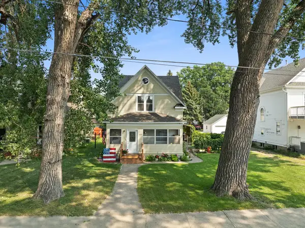 420 1st Street NW, Minot, ND 58703