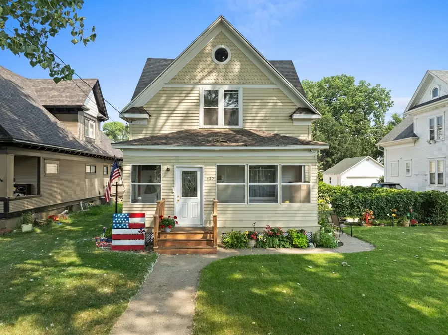 420 1st Street NW, Minot, ND 58703 - #2