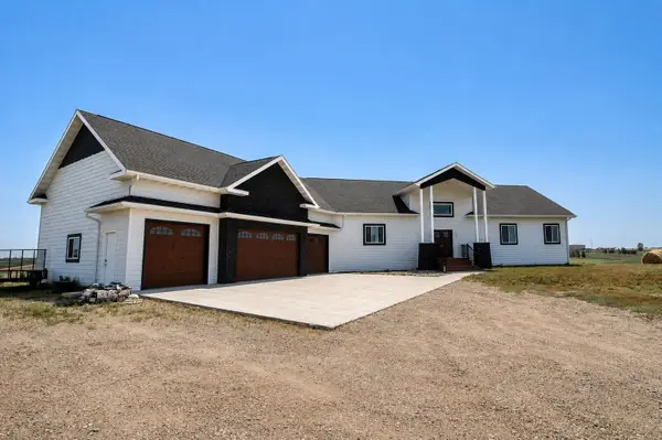 8460 NE 10th Ave, Minot, ND 58703