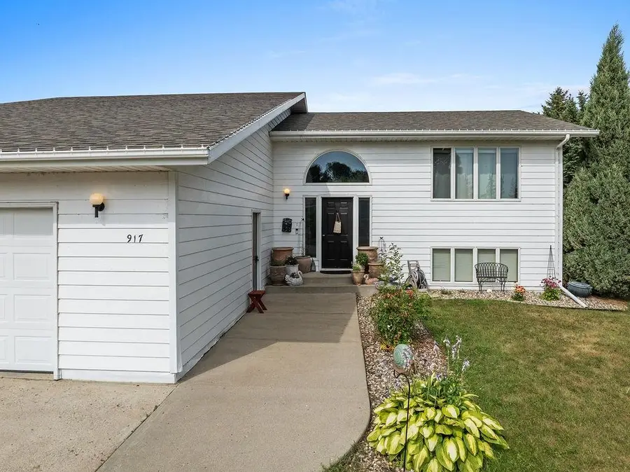 917 2nd Ave NW, Kenmare, ND 58746 - #2