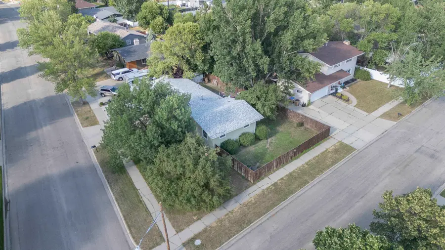1825 12th St. SW, Minot, ND 58701 - #3
