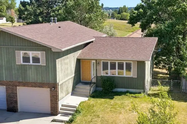 1113 17TH AVE NW, Minot, ND 58703