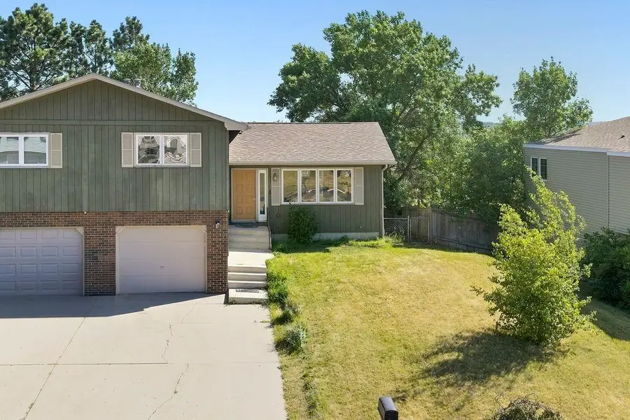 1113 17TH AVE NW, Minot, ND 58703 - #2