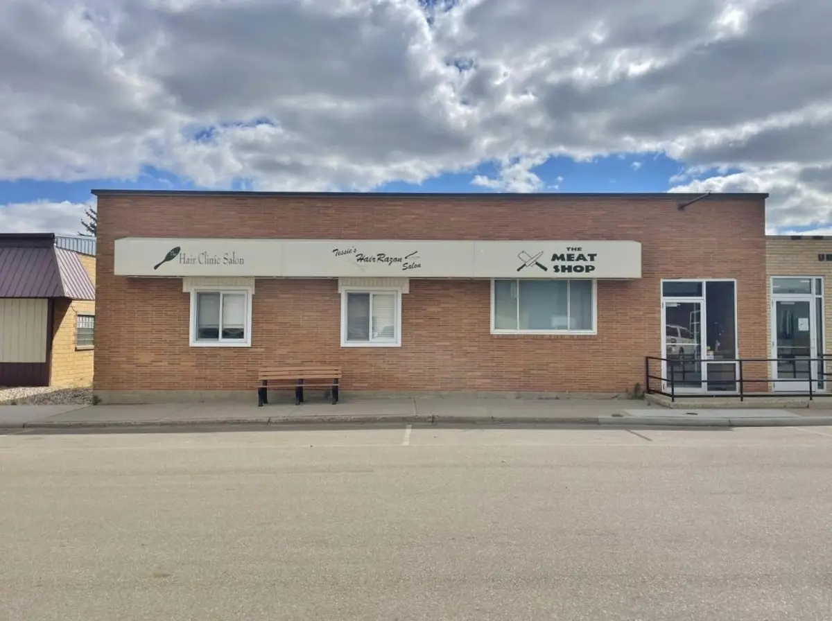 208 Main St N, Berthold, ND 58718 - #1