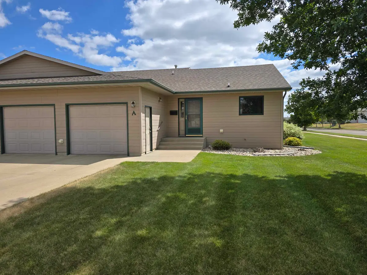 824 35th Ave SW  Unit A, Minot, ND 58701 - #1