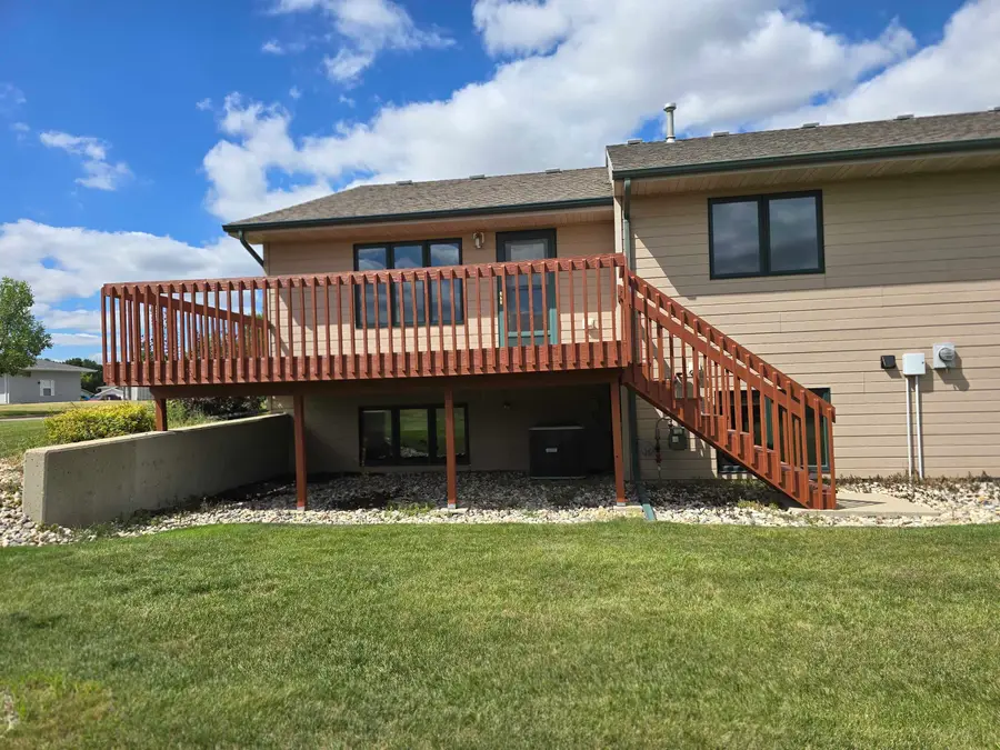 824 35th Ave SW  Unit A, Minot, ND 58701 - #3