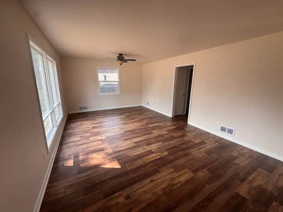 410 SW 17th Ave, Minot, ND 58701 - #2