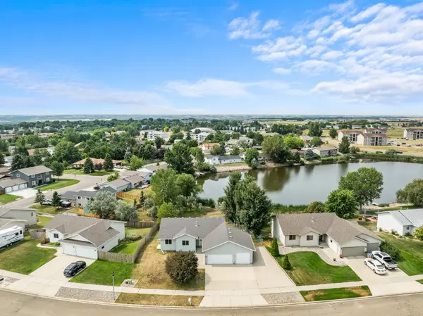 2009 Lakeside St. NW, Minot, ND 58703