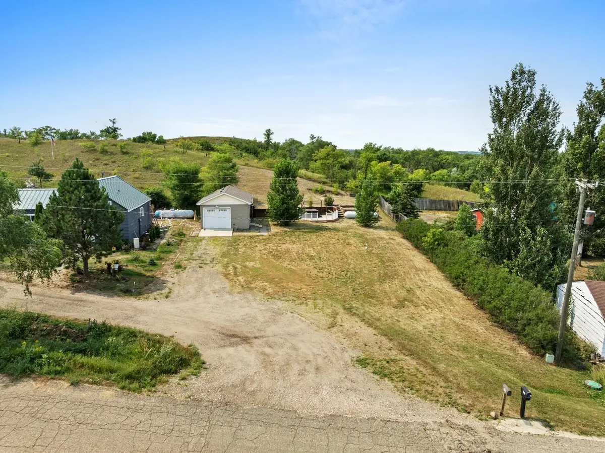 142 2nd St SE, Sawyer, ND 58781 - #1