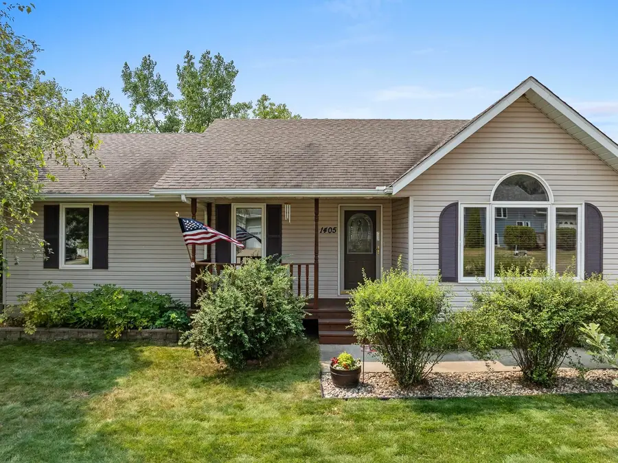 1405 Golden Valley Lane, Minot, ND 58703 - #2