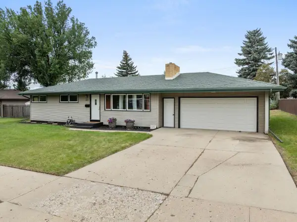 601 24th St NW, Minot, ND 58703