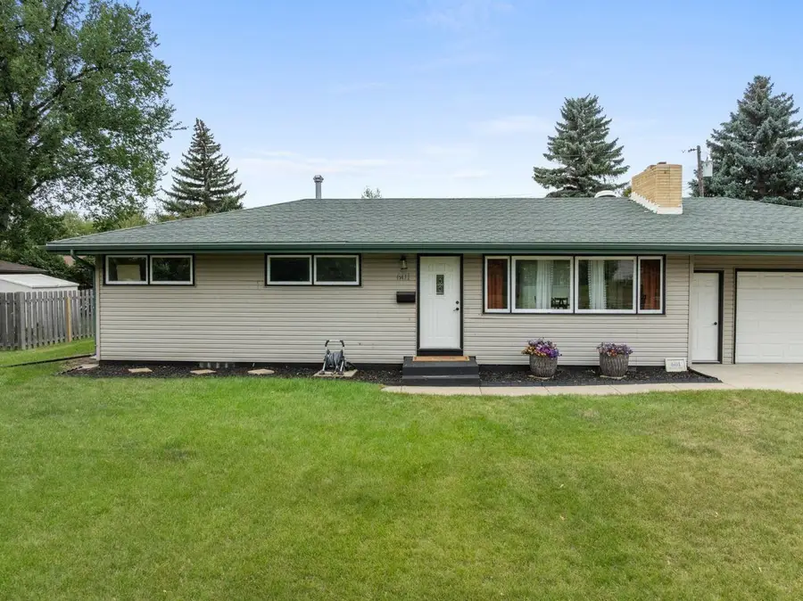 601 24th St NW, Minot, ND 58703 - #2