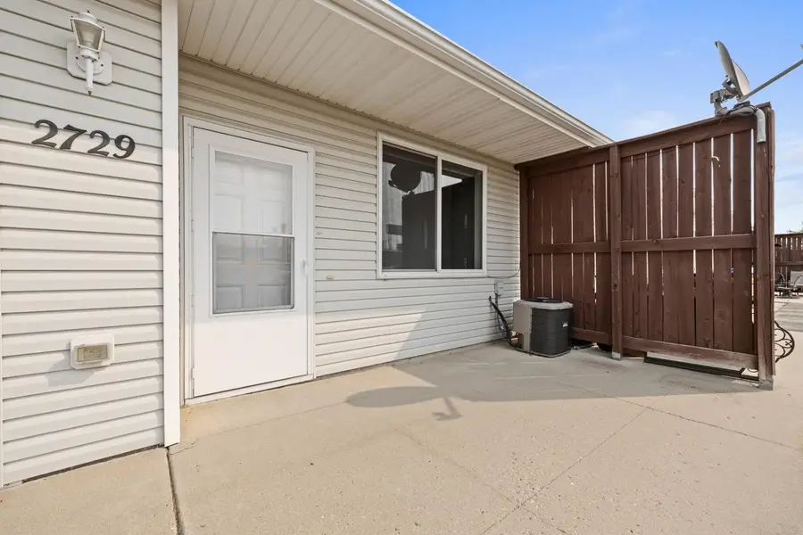 2729 N Broadway, Minot, ND 58703 - #2