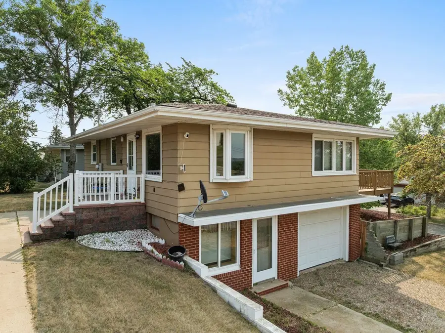 101 12th Ave. NE, Minot, ND 58703 - #2