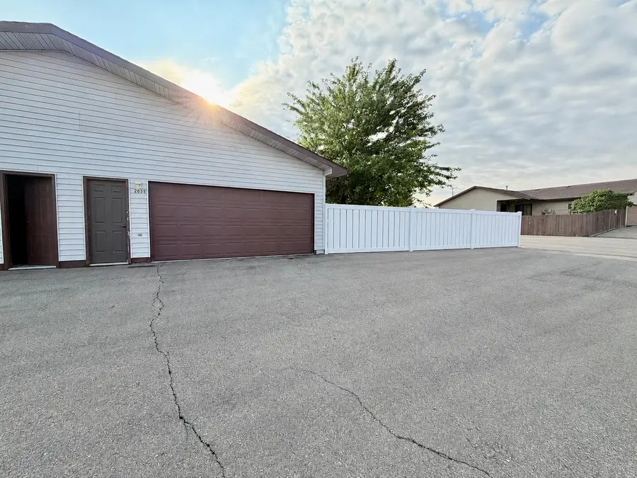2035 12th St NW, Minot, ND 58703 - #2