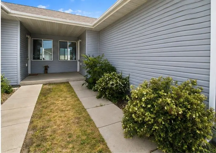 5324 SE 15th Ave, Minot, ND 58701 - #2