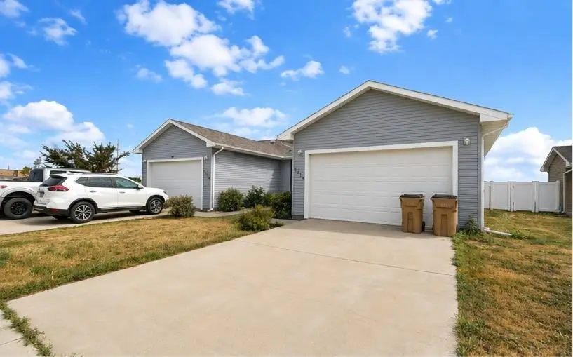 5324 SE 15th Ave, Minot, ND 58701 - #3