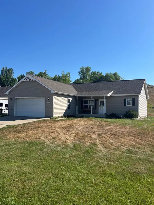 1731 RIVERS EDGE DR SE, Minot, ND 58701-7919