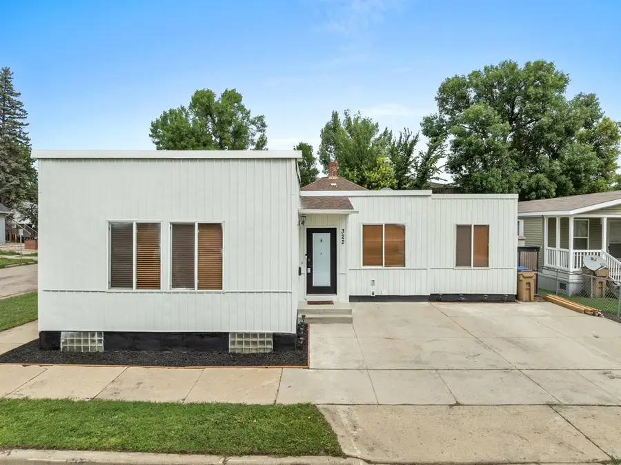 322 7TH AVE NW, Minot, ND 58703 - #3
