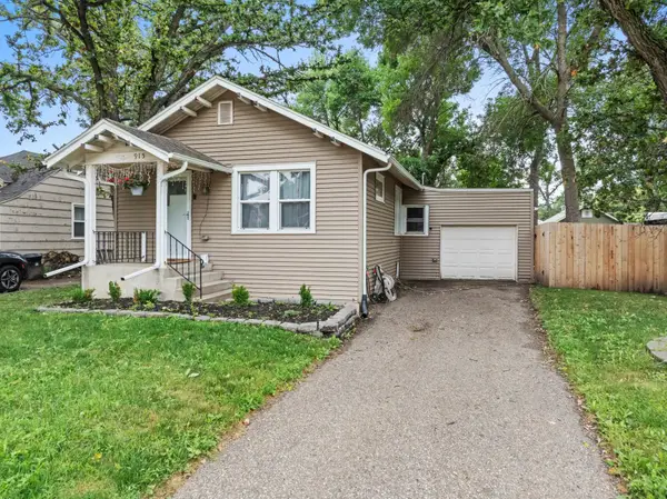 915 3RD AVE NW, Minot, ND 58703