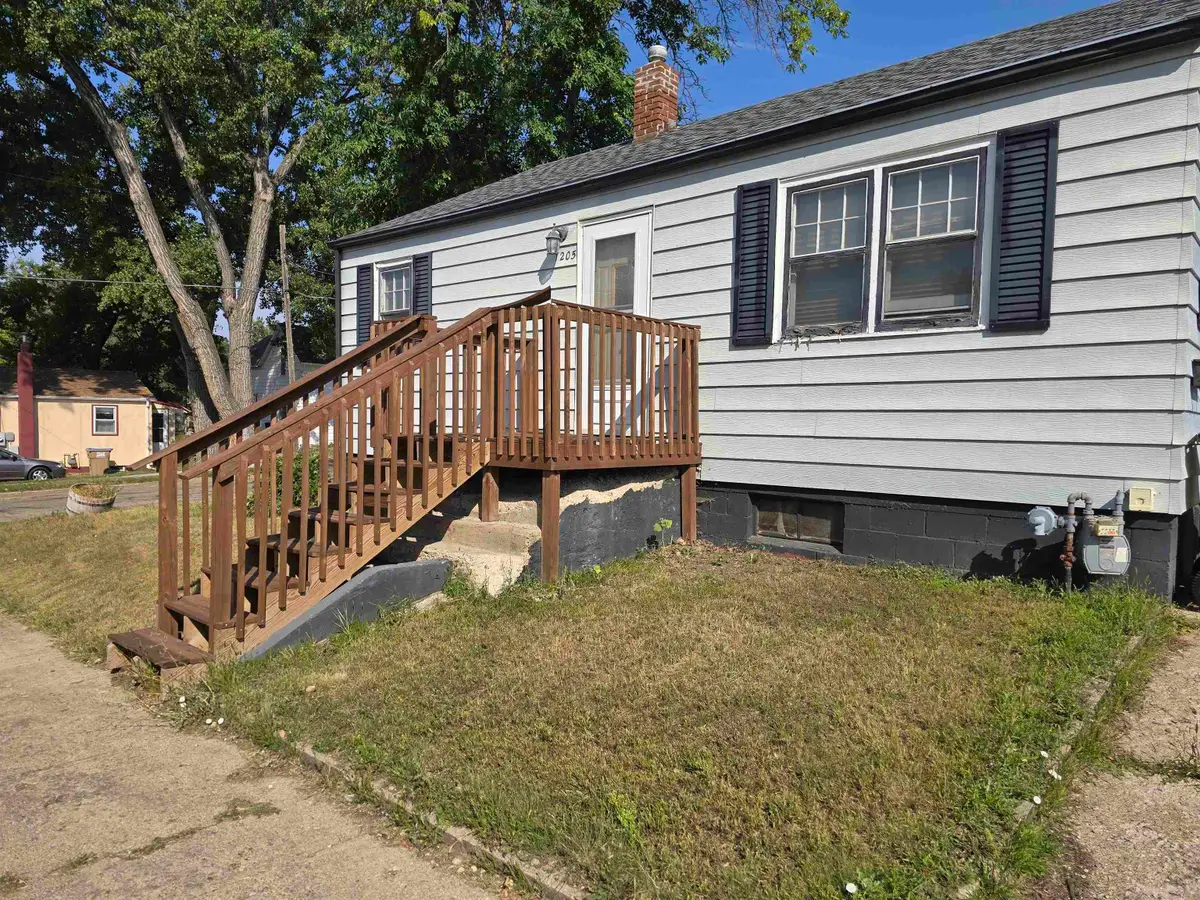 1205 7th Ave NE, Minot, ND 58703-0000 - #1