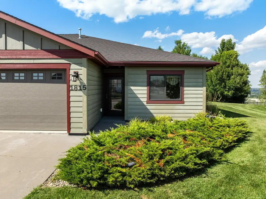 1815 24th St SW, Minot, ND 58701 - #3