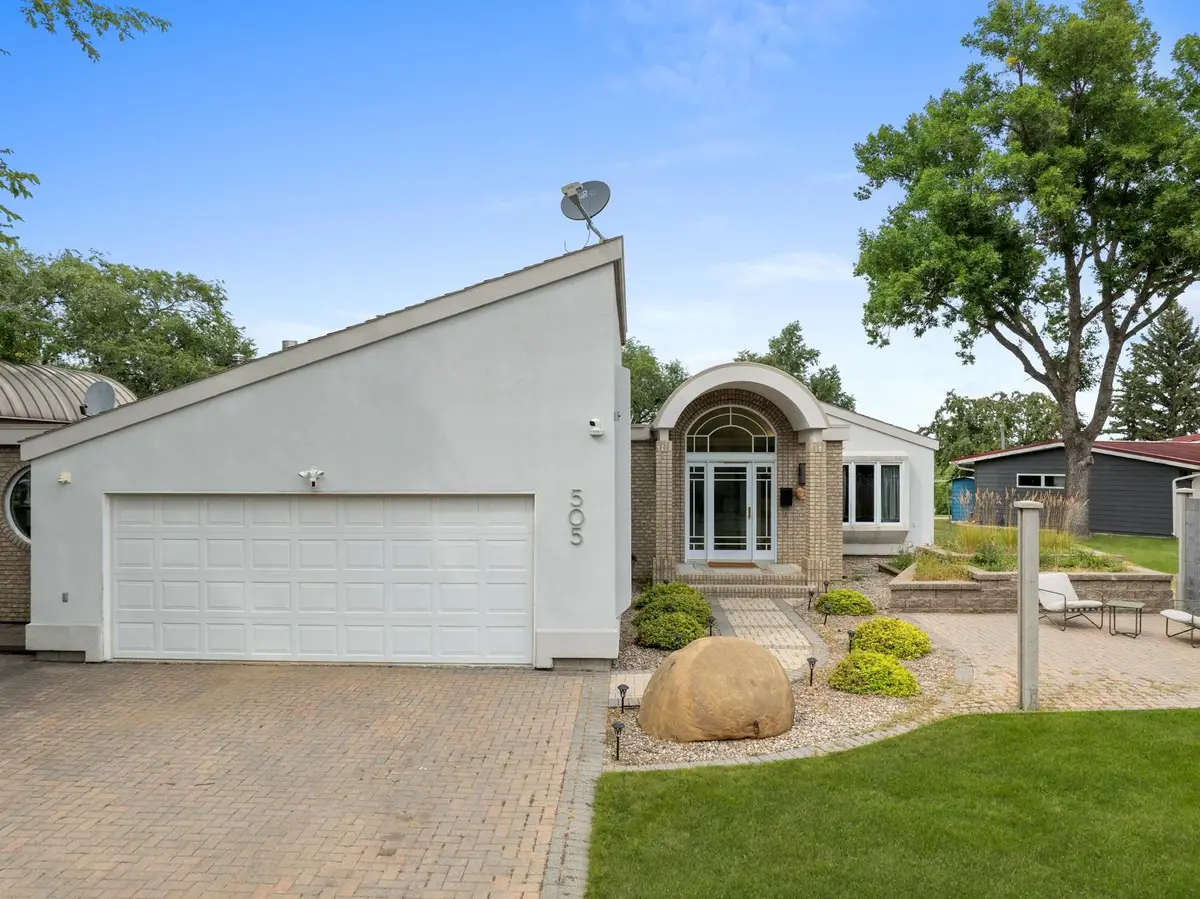 505 8th Avenue SE, Minot, ND 58701 - #1