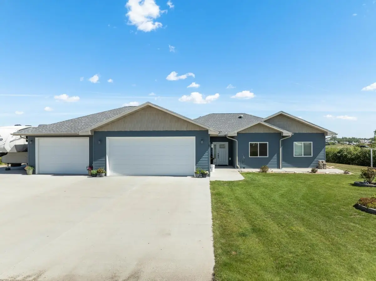 8 Piper Place, Garrison, ND 58540 - #1
