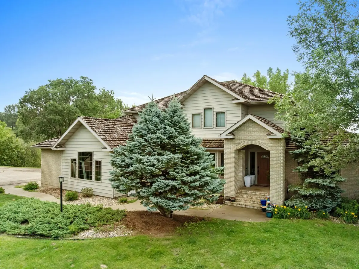 1800 23rd Ave SE, Minot, ND 58701 - #1