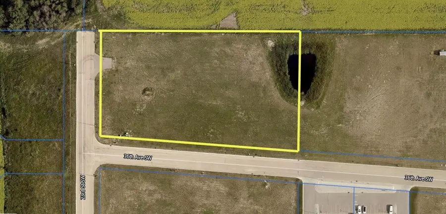2250 36TH AVE SW, Minot, ND 58701 - #2