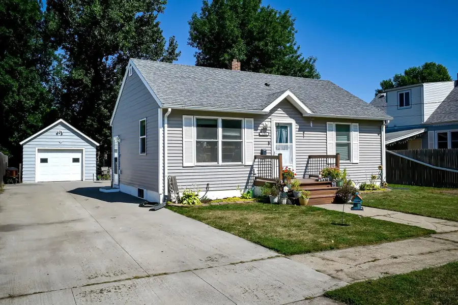 1204 5th Ave NW, Minot, ND 58703 - #2