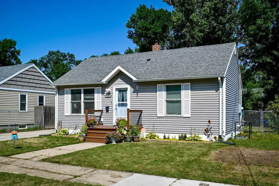 1204 5th Ave NW, Minot, ND 58703 - #3