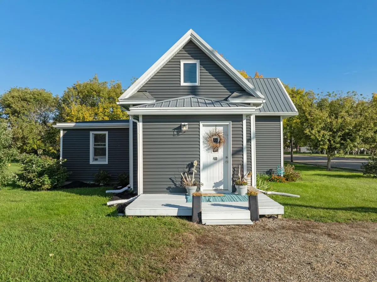410 Libbie St, Newburg, ND 58762 - #1