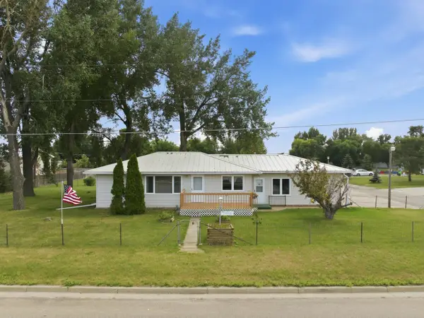 100 29th AV SE, Minot, ND 58701