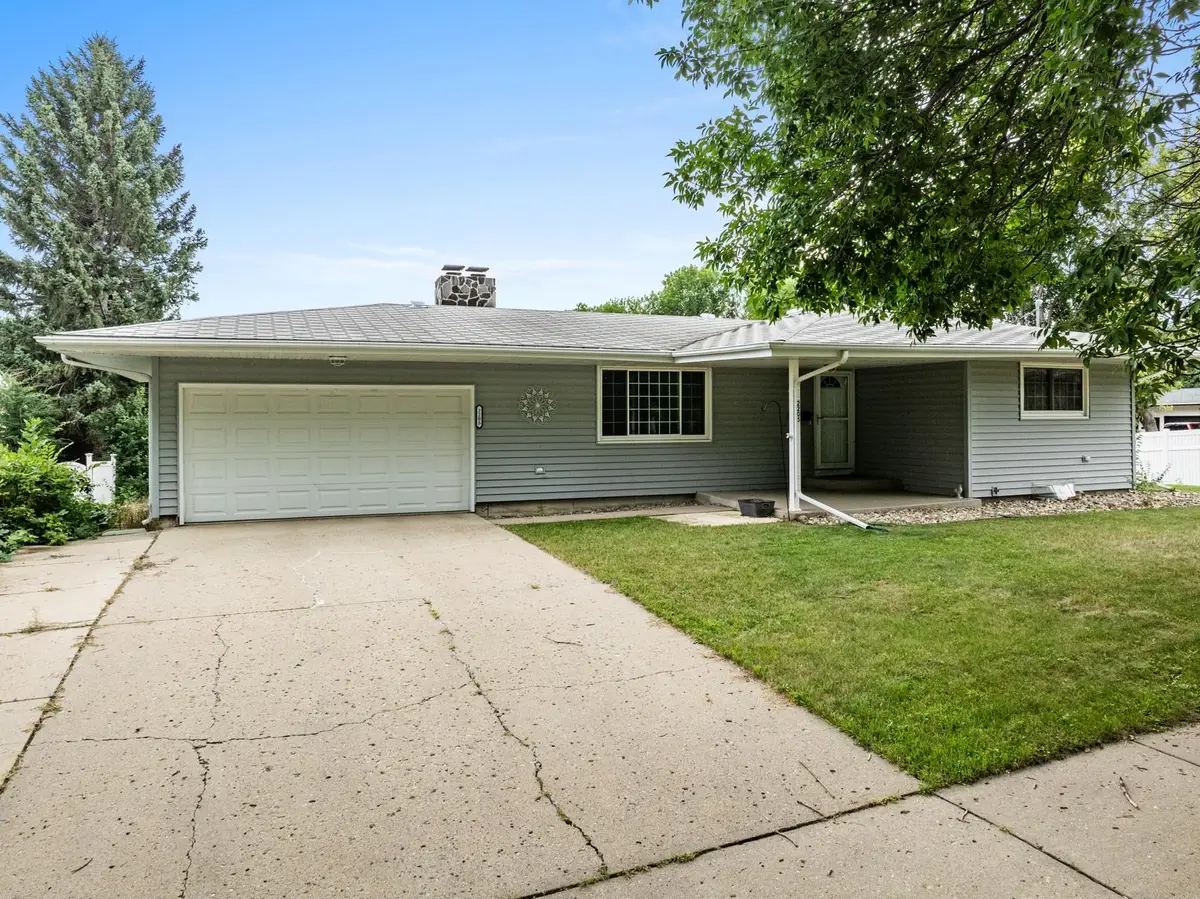 2205 8TH AVE NW, Minot, ND 58703 - #1