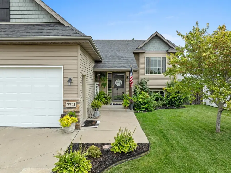 2721 Heritage Dr, Minot, ND 58703 - #3