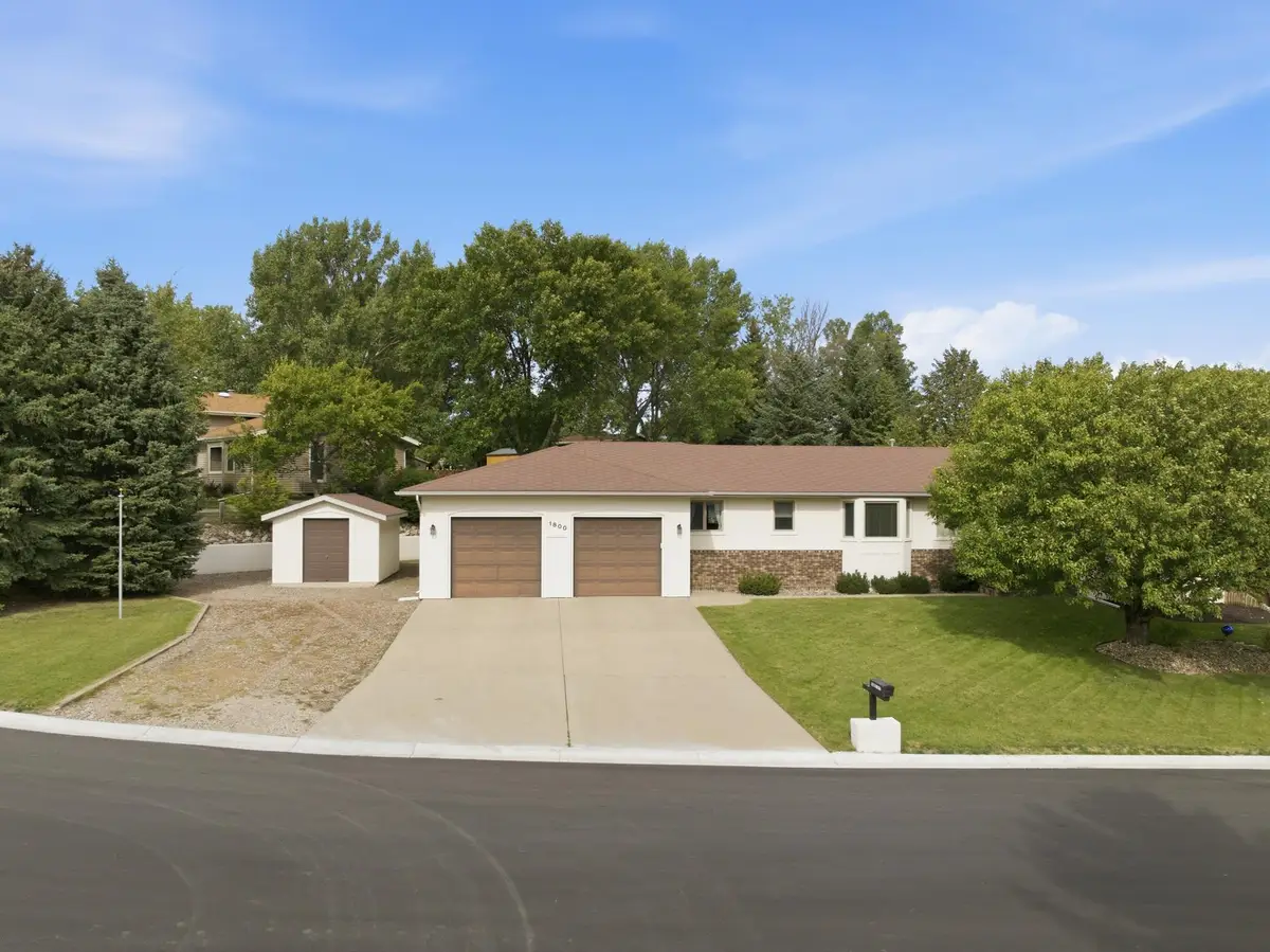 1800 12th St NW, Minot, ND 58703 - #1