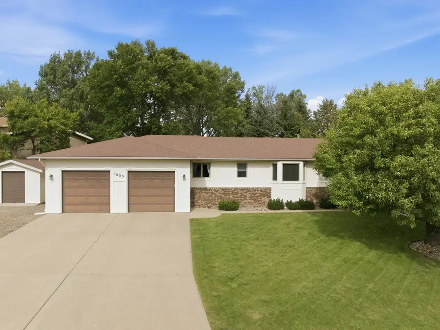 1800 12th St NW, Minot, ND 58703 - #2