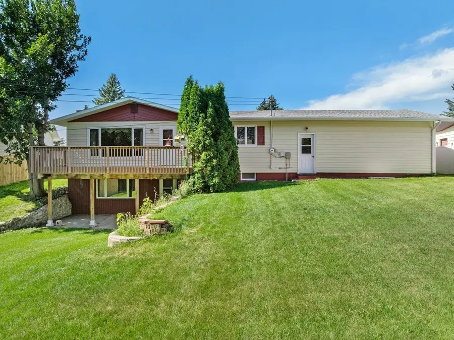 13 Vista Drive, Minot, ND 58703 - #2