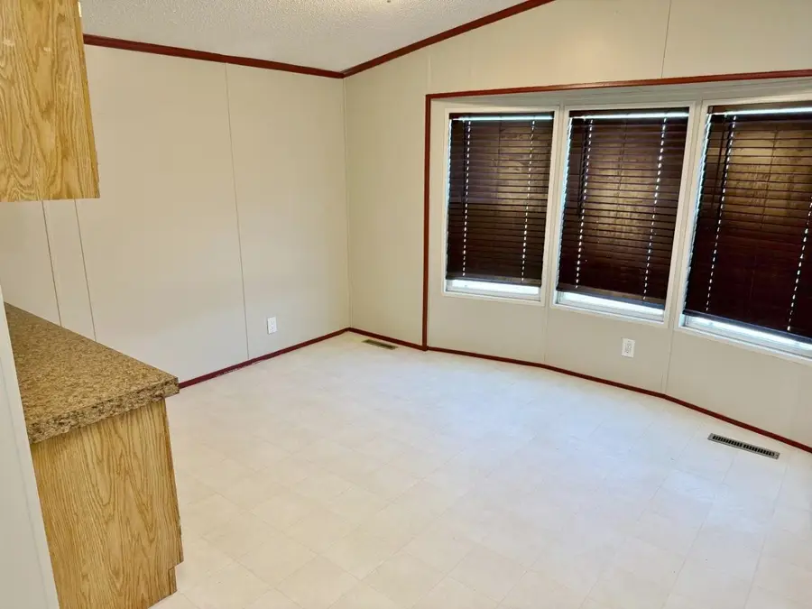 4028 Blue Bell DR, Minot, ND 58701 - #3
