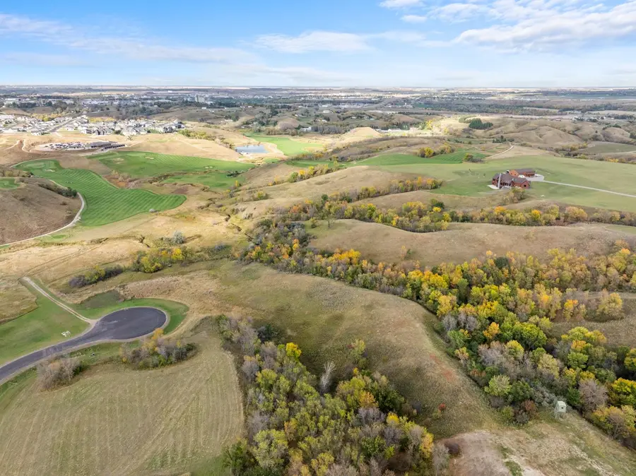 2300 43RD AVE, Minot, ND 58701 - #2
