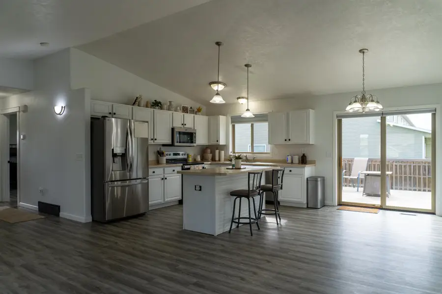 3204 15TH ST SE, Minot, ND 58701 - #3