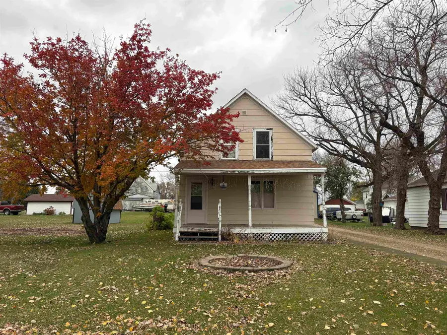 306 Cedar St, Drake, ND 58736 - #2