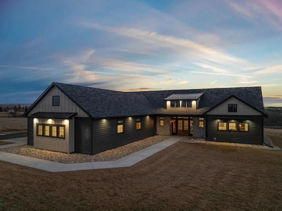 3516 Grayson Dr, Burlington, ND 58722 - #2