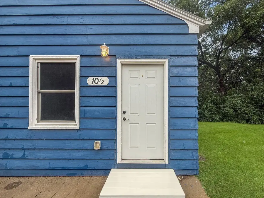 10 1/2 Shirley Ct, Minot, ND 58703 - #2