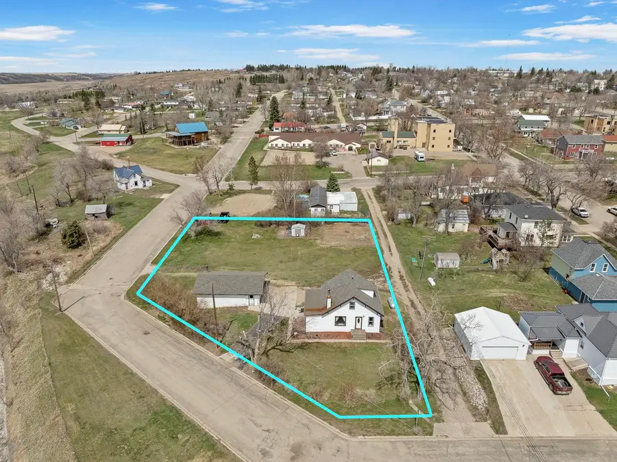 202 NW 3rd Ave, Kenmare, ND 58746 - #3
