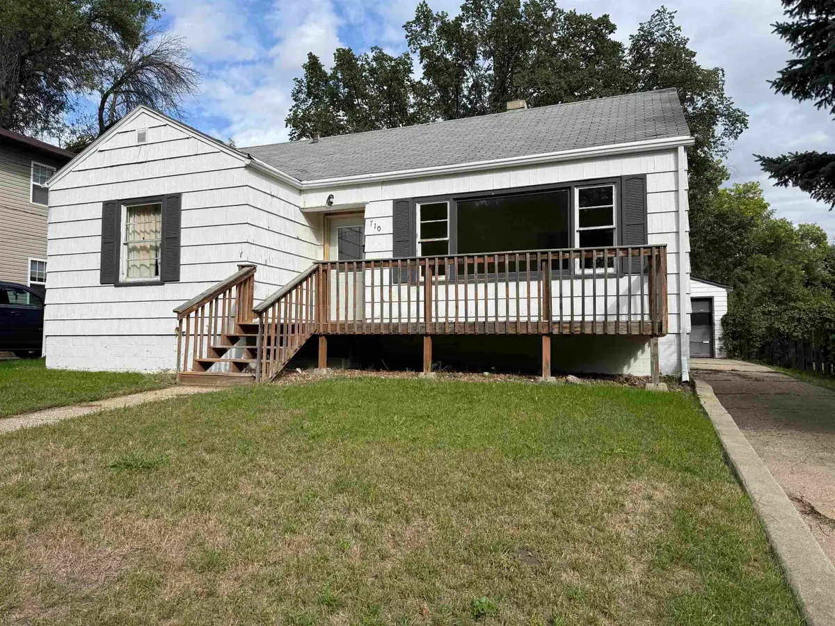 710 10th St NE, Minot, ND 58703 - #1